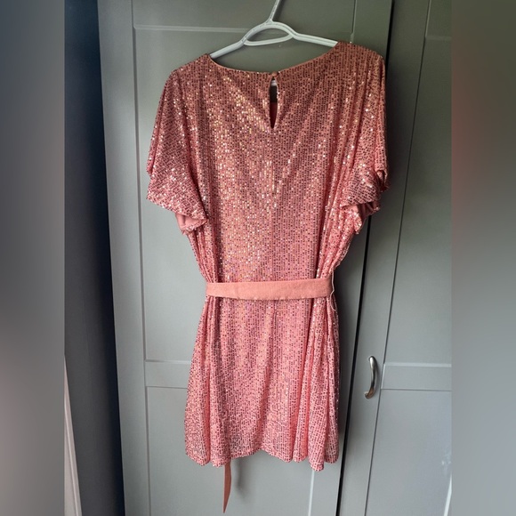 Women’s Lauren Conrad short sleeve sequin shift dress - NWOT - size XXL - Picture 5 of 5